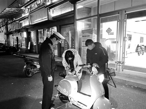 打造家门口的车管所,为群众提供八小时工作时间以外的便民服务
